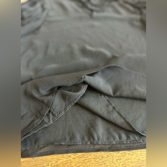 BUNDLE Of H&M Black top sheer sleeves and ANN TAYLOR quarter sleeve top - Picture 9 of 16